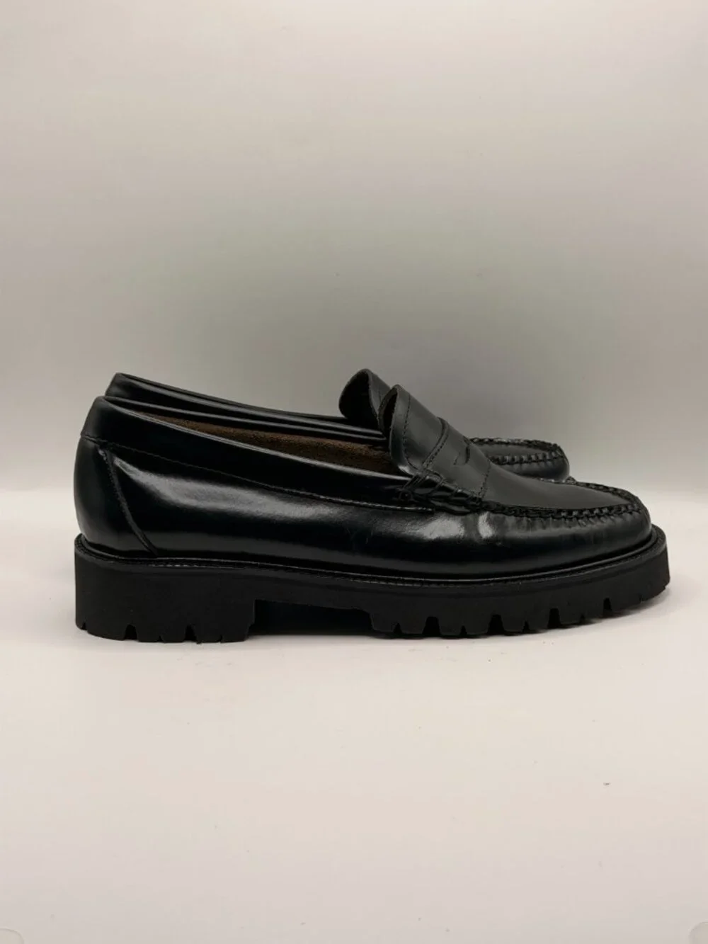 G.H. Bass Womens Whitney Weejuns Black Leather Penny Loafer Sz 10 M